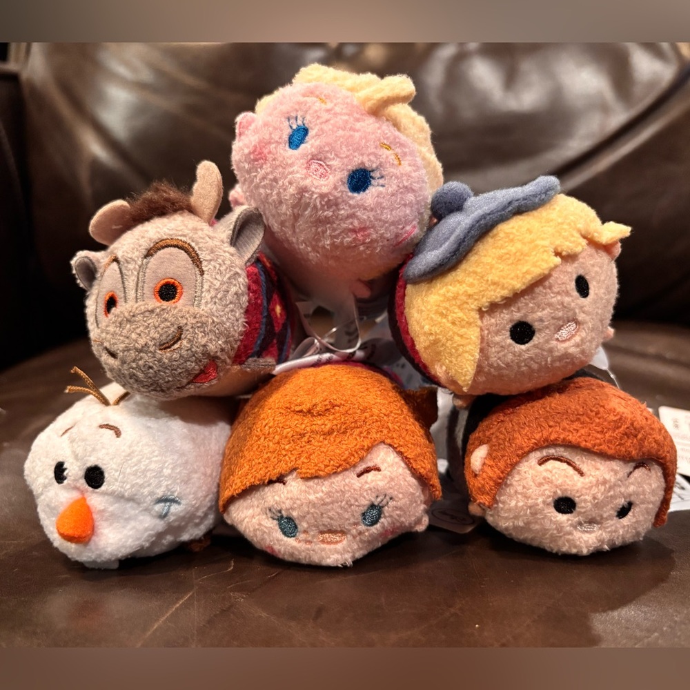 Disney Set of 6 “Frozen” Mini Tsum Tsums, NWT
